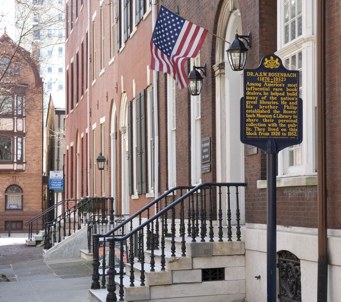 rosenbach-museum-front-entrance-alt